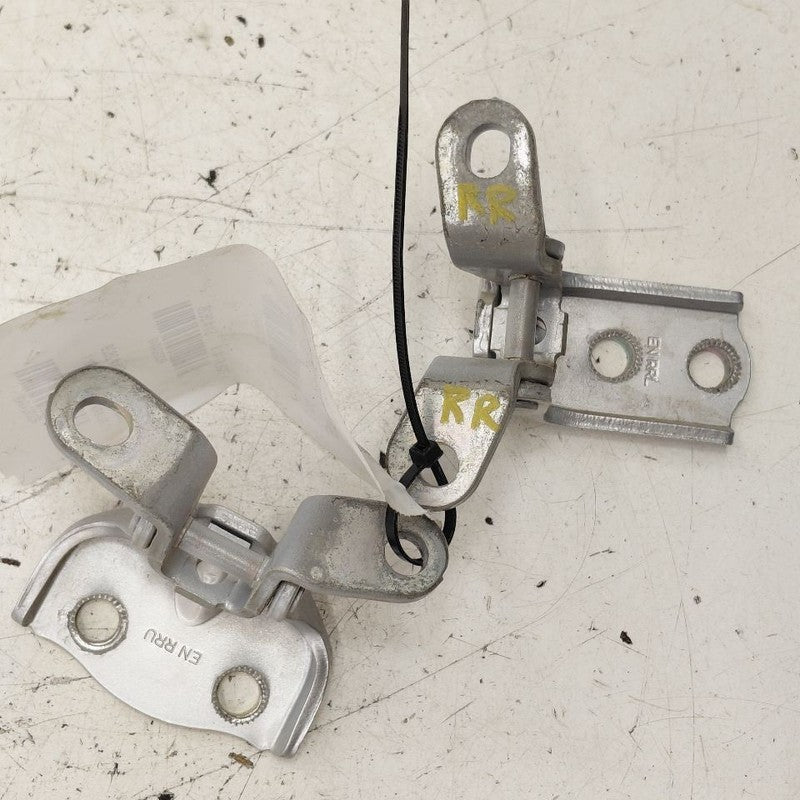 Kia Sorento Door Hinge Set Right Rear Passenger  2018 2017 2016