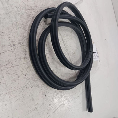 Nissan Kicks On Body Door Jamb Seal Gasket Front Left Driver  2021 202