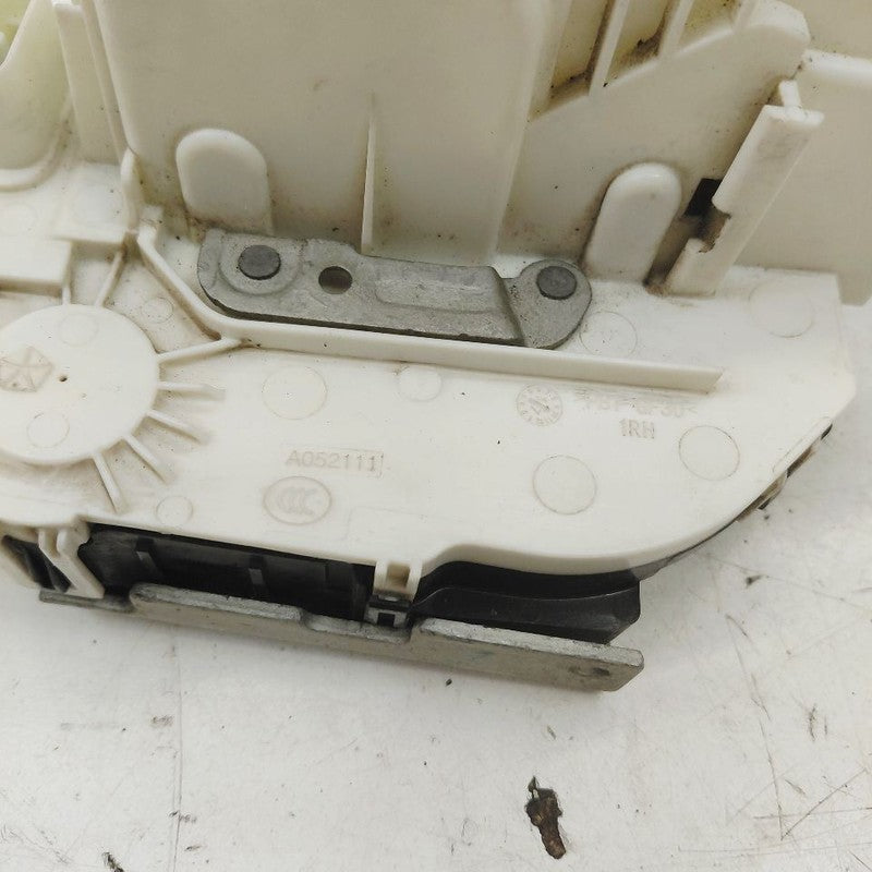 Chrysler 300 Door Latch Lock Right Passenger Front  2017 2018 2019