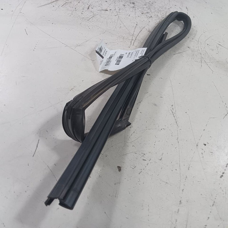 INFINITI QX50 Door Glass Window Seal Rubber Right Passenger Rear Back  2017 2016