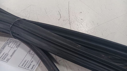 Subaru Impreza On Door Seal Rubber Right Passenger Front  2017 2018 20