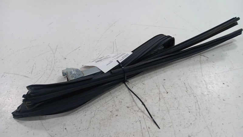 Nissan Rogue Door Glass Window Seal Rubber Right Passenger Front 2014 