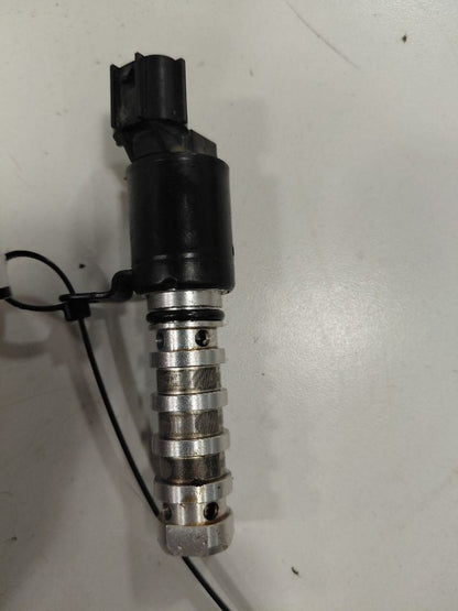 Kia Soul Variable Timing Gear Oil Control Valve Solenoid Cylinder Head