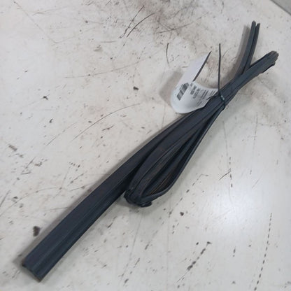 Toyota Corolla Door Glass Window Seal Rubber Right Passenger Rear Back