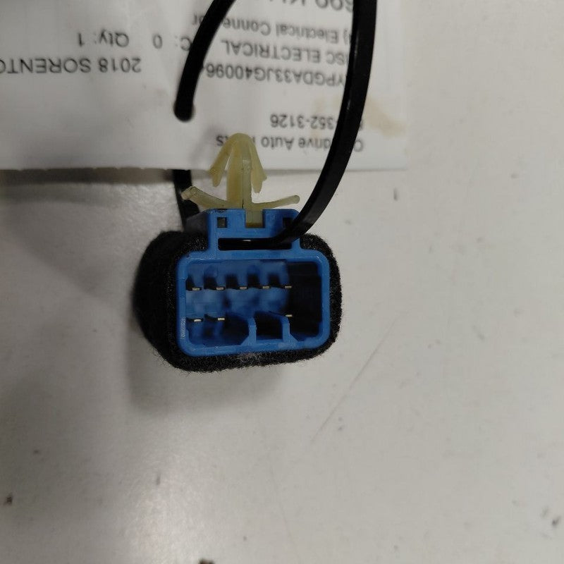 Kia Sorento Electrical Connector 2018 2017 2016 OEM