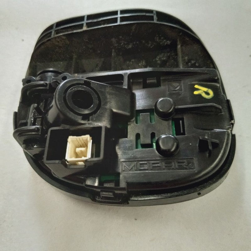 Fiat 500 X Model   Passenger Right Steering Wheel Radio Control Switch