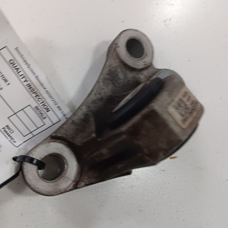 Jeep Renegade Engine Motor Mount Bracket Rear Back  2017 2018 2019 2020