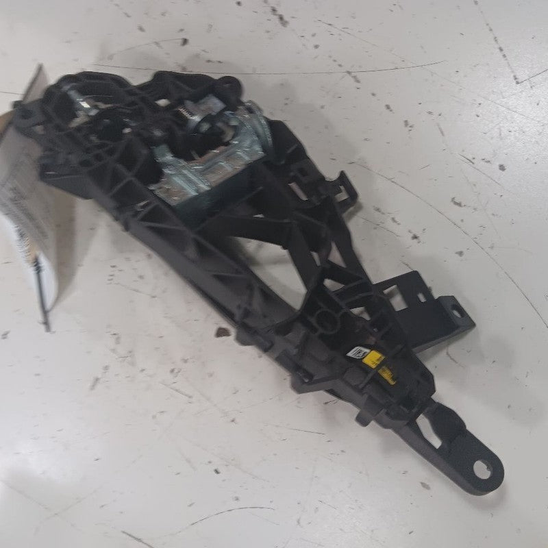 Passenger Right Front Door Handle Exterior Without Opt Ath 16-18 Chevy