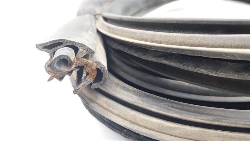 Chevy HHR On Body Door Jamb Seal Rear Right Passenger Back 2007 2008 2009 2010 2