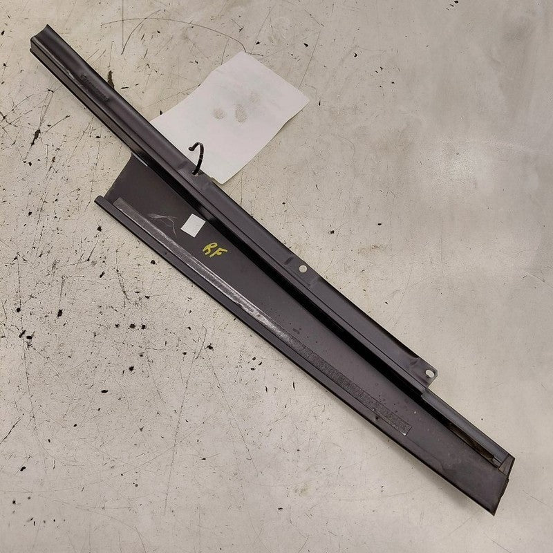 Jeep Cherokee Passenger Right Front Door Applique {68102562AA} 2019 20