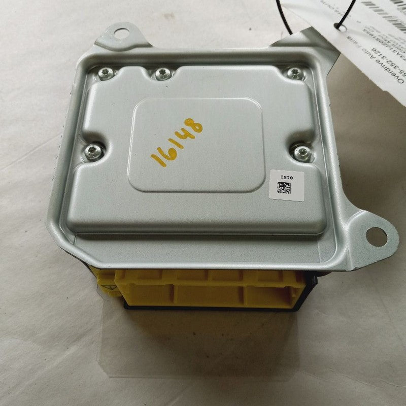 Restraint Control Module Fits 14-20 Mitsubishi Outlander