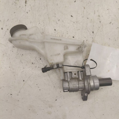 Brake Master Cylinder VIN B 8th Digit Opt Luv Fits 13-21 Buick Encore