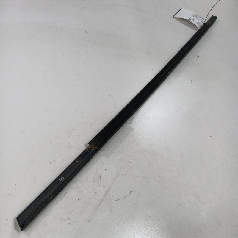 Jeep Compass Door Glass Window Weather Strip Trim Front Right Passenge