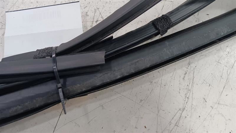 Ford Escape Door Glass Window Seal Rubber Right Passenger Rear Back  2