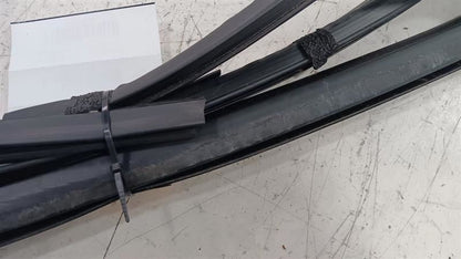 Ford Escape Door Glass Window Seal Rubber Right Passenger Rear Back  2