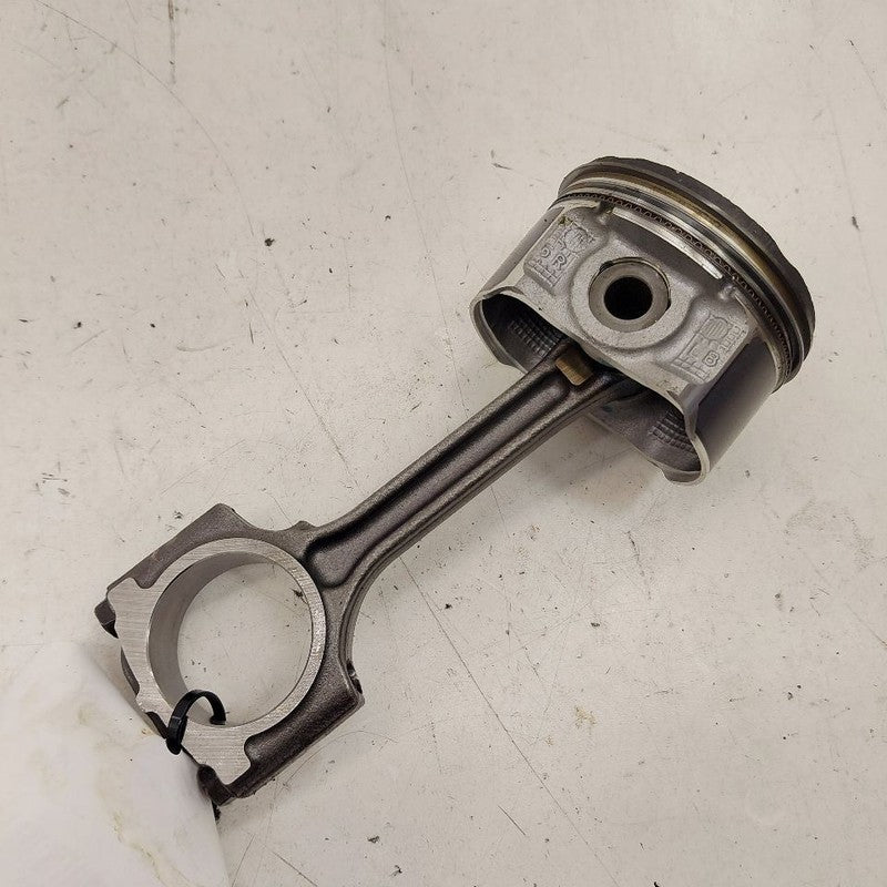 Nissan Versa Single Piston With Connecting Rod   1.6 2024 2023 2022 20