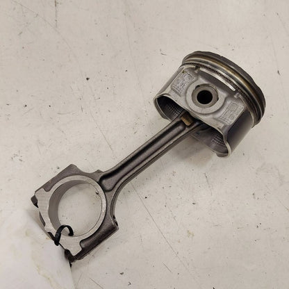 Nissan Versa Single Piston With Connecting Rod   1.6 2024 2023 2022 20