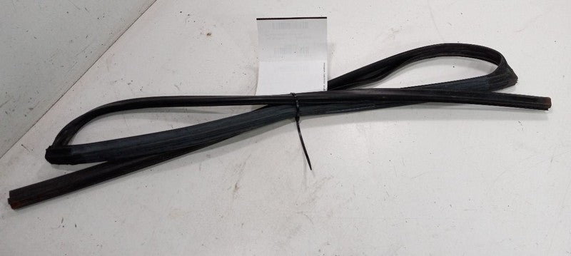 Subaru Legacy Door Glass Window Seal Rubber Right Passenger Rear Back 