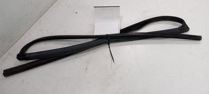 Subaru Legacy Door Glass Window Seal Rubber Right Passenger Rear Back 