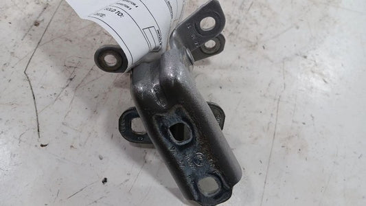 Buick Lacrosse Door Hinge Set Left Rear  2017 2018 2019