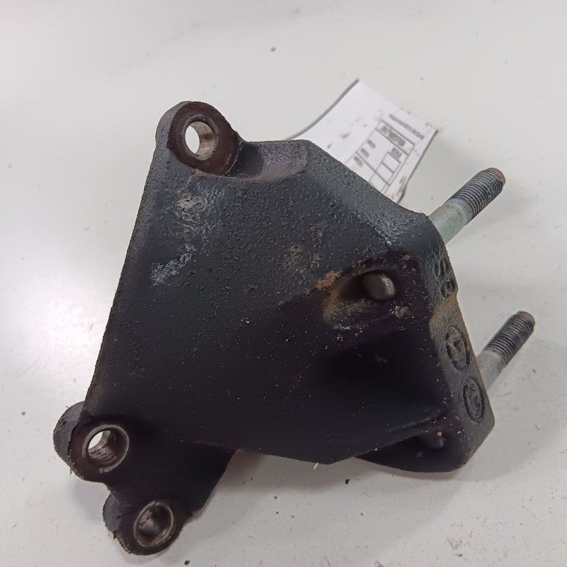 Hyundai Accent Engine Motor Mount Bracket Right Passenger  2017 2016 2