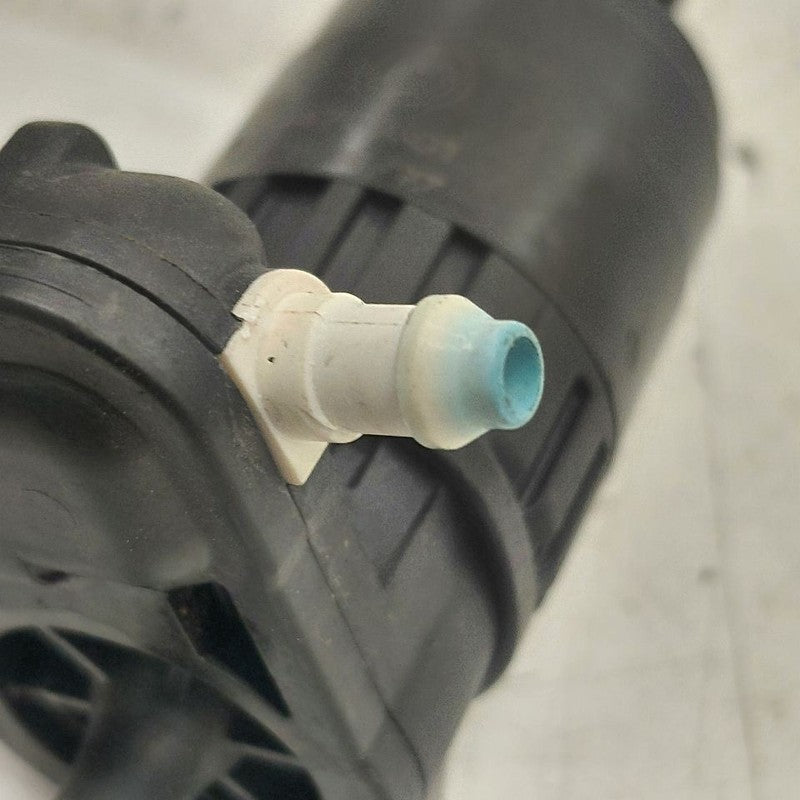 Alfa Romeo Stelvio Windshield Washer Fluid Reservoir Motor Pump Electr