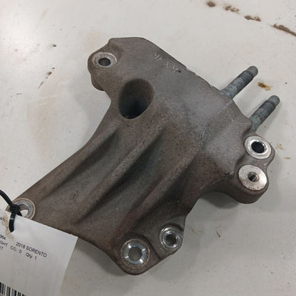 Kia Sorento Engine Motor Mount Bracket Right Passenger  2.4 2018 2017 