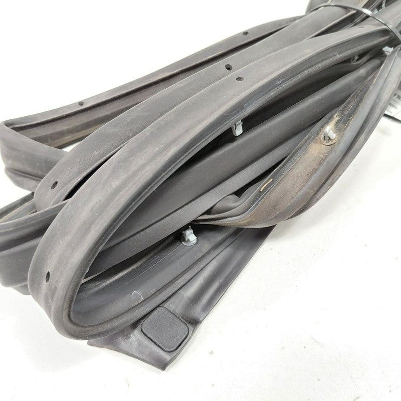Buick Encore On Door Seal Rubber Right Passenger Rear Back  2020 2019 