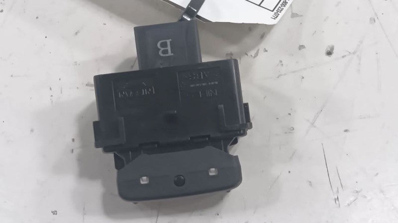 G37       2012 Dash/Interior/Seat Switch 533375 OEM