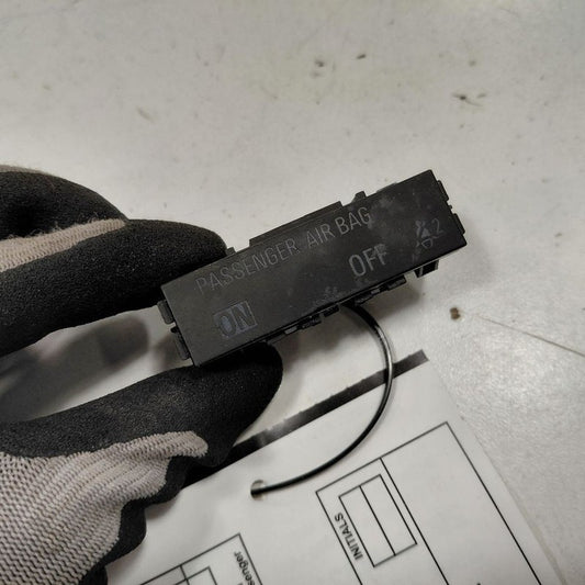 Buick Encore Passenger Dash Bag Light 2022 2021 2020 2019 2018