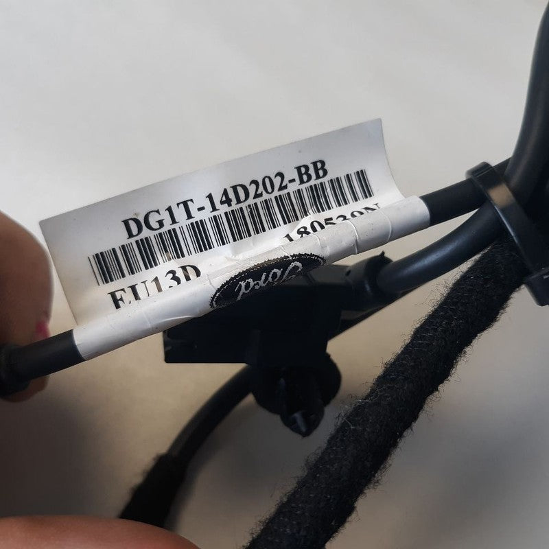 Ford Taurus Port Adapter Wire Cord {DG1T-14D202-BB} 2019 2018 2017 201