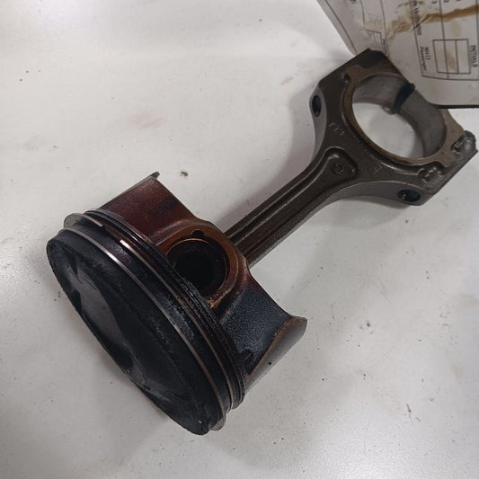Kia Sorento Single Piston With Connecting Rod   2.4 2018 2017 2016 OEM
