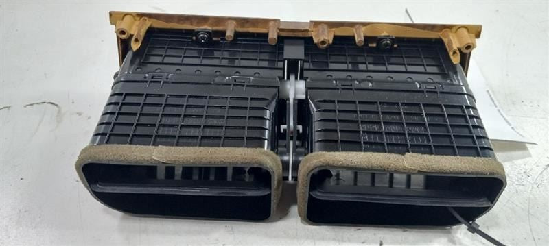 Hyundai XG350 Dash Air Vent Center Middle 2003 2004 2005 OEM