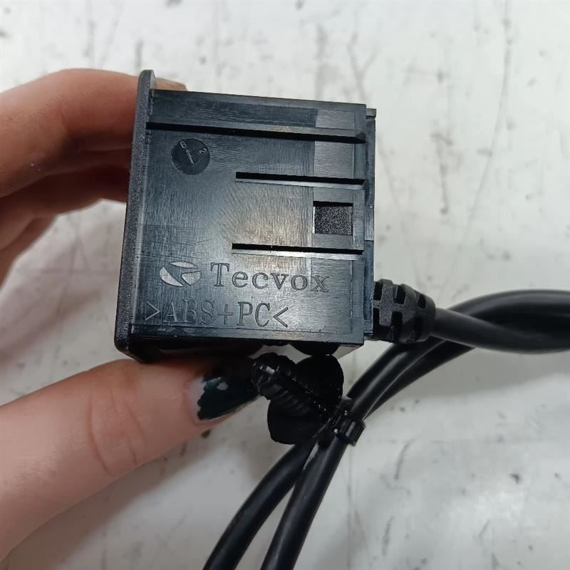 Dodge Dart AUX Auxiliary Port 2013 2014 2015 2016