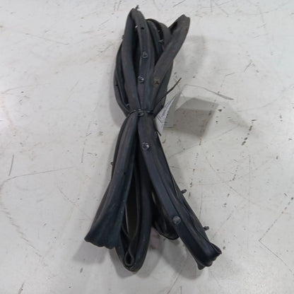 Jeep Renegade On Door Seal Rubber Right Passenger Front   2021 2020 20