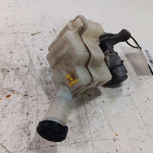 Brake Master Cylinder 21-23 Nissan Kicks 