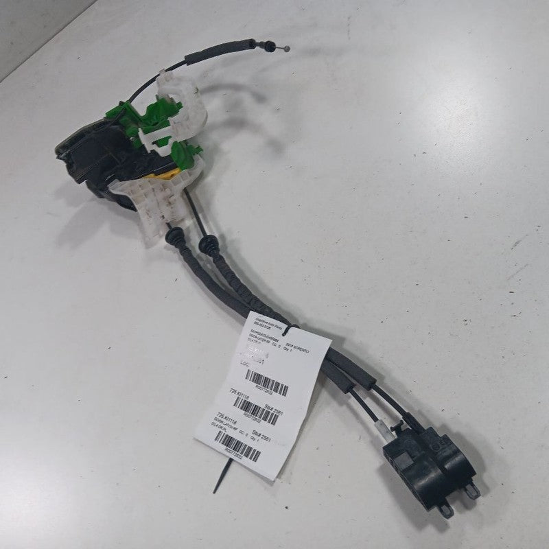 Kia Sorento Door Latch Lock Right Passenger Front  2018 2017 2016 OEM