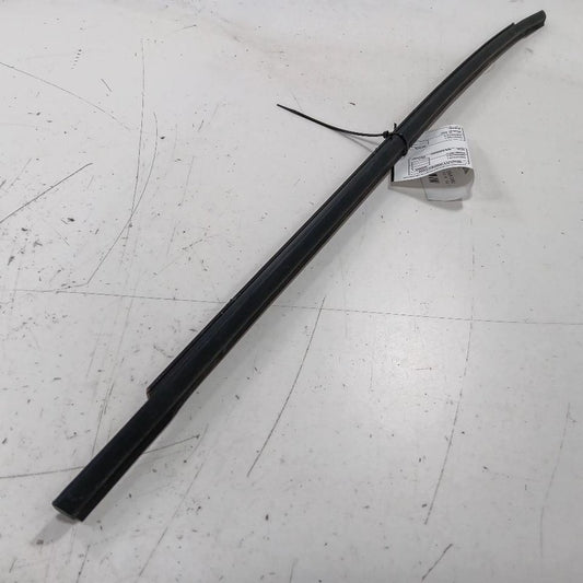 Hyundai Accent Door Glass Window Weather Strip Trim Rear Right Passenger Side Ba
