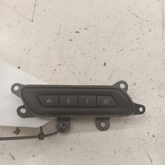 Cadillac XTS Passenger Right Side Seat Memory Switch      2016 2017 20