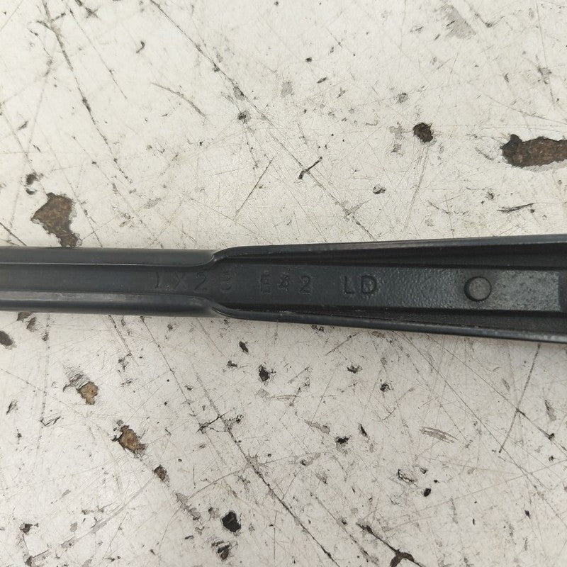 Nissan Versa Windshield Wiper Arm Left Driver  2019 2018 2017 2016
