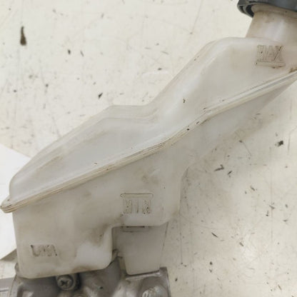 Brake Master Cylinder Fits 16-20 Kia Sorento
