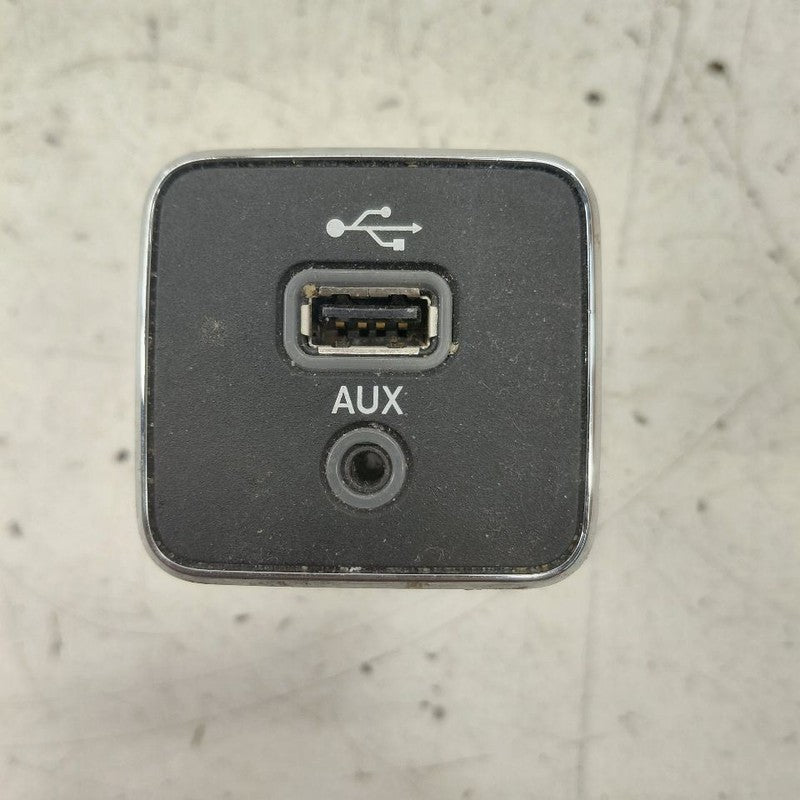 Jeep Cherokee USB Plug In Hub Port  2019 2020 2021
