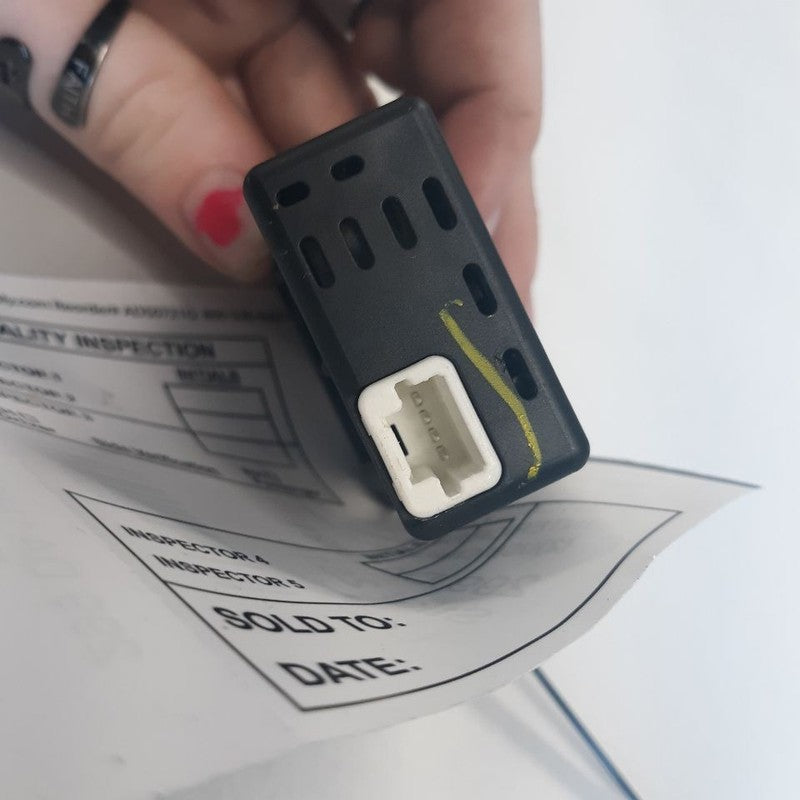 Nissan Versa USB Charging Port {253315RL0B} 2023 2022 2021 2020