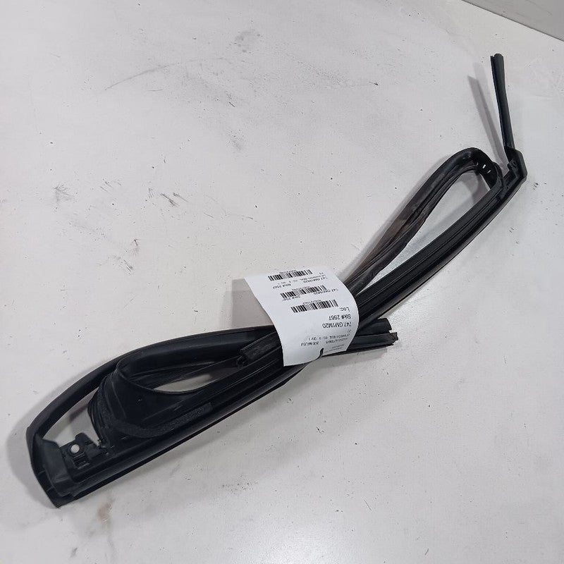 Chevy Malibu Door Glass Window Seal Rubber Left Driver Rear Back 2019 2020 2021 