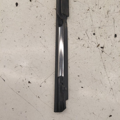 Kia Sorento Door Glass Window Weather Strip Trim Front Left Driver  20