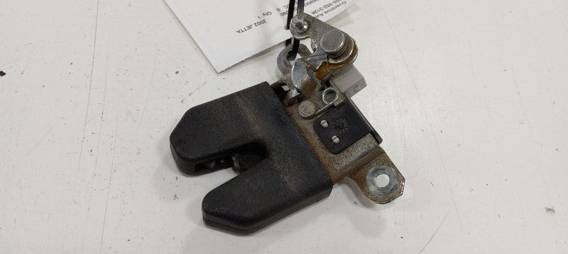 Volkswagen Jetta Trunk Latch 2003 2002 2001 2000 OEM