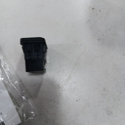 Jeep Cherokee 12V Power Port Socket  2015 2016 2017 OEM