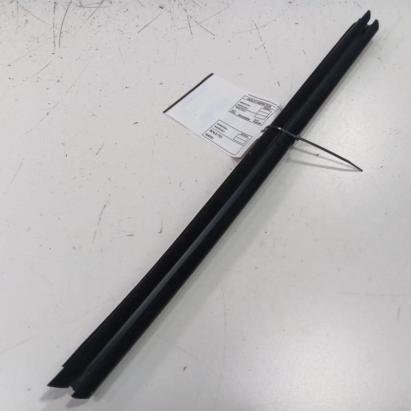 Jeep Compass Right Rear Weather Strip Interior 2017 2018 2019 2020 2021 2022