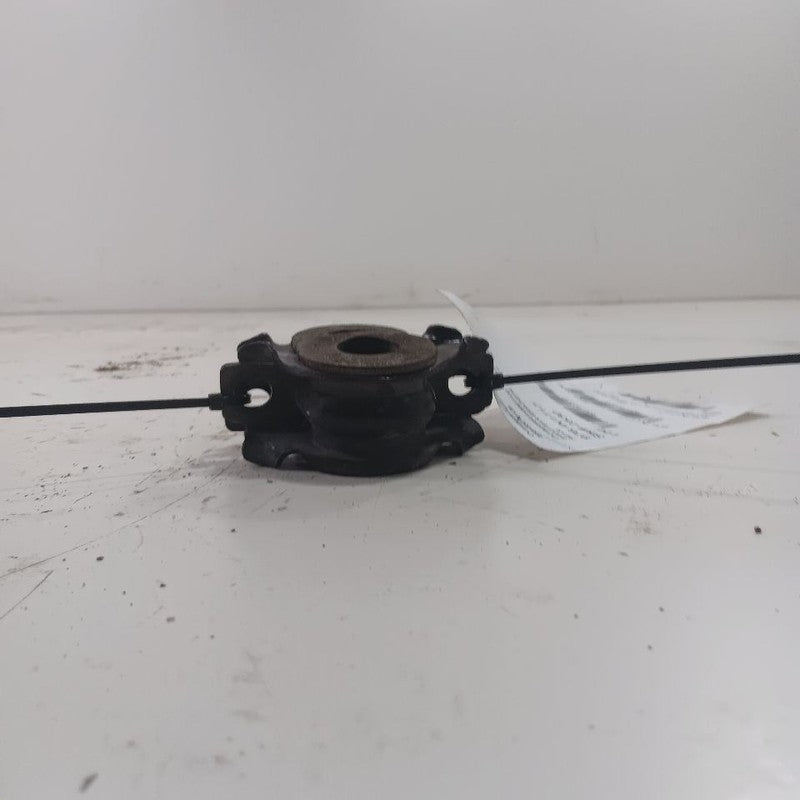 INFINITI QX50 Sway Bar Bushing Mounting Bracket  2017 2016 2015 2014 O