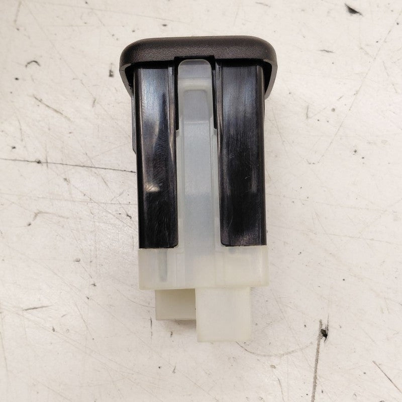Cadillac CT6 USB Plug In Port {13509942} 2018 2017 2016